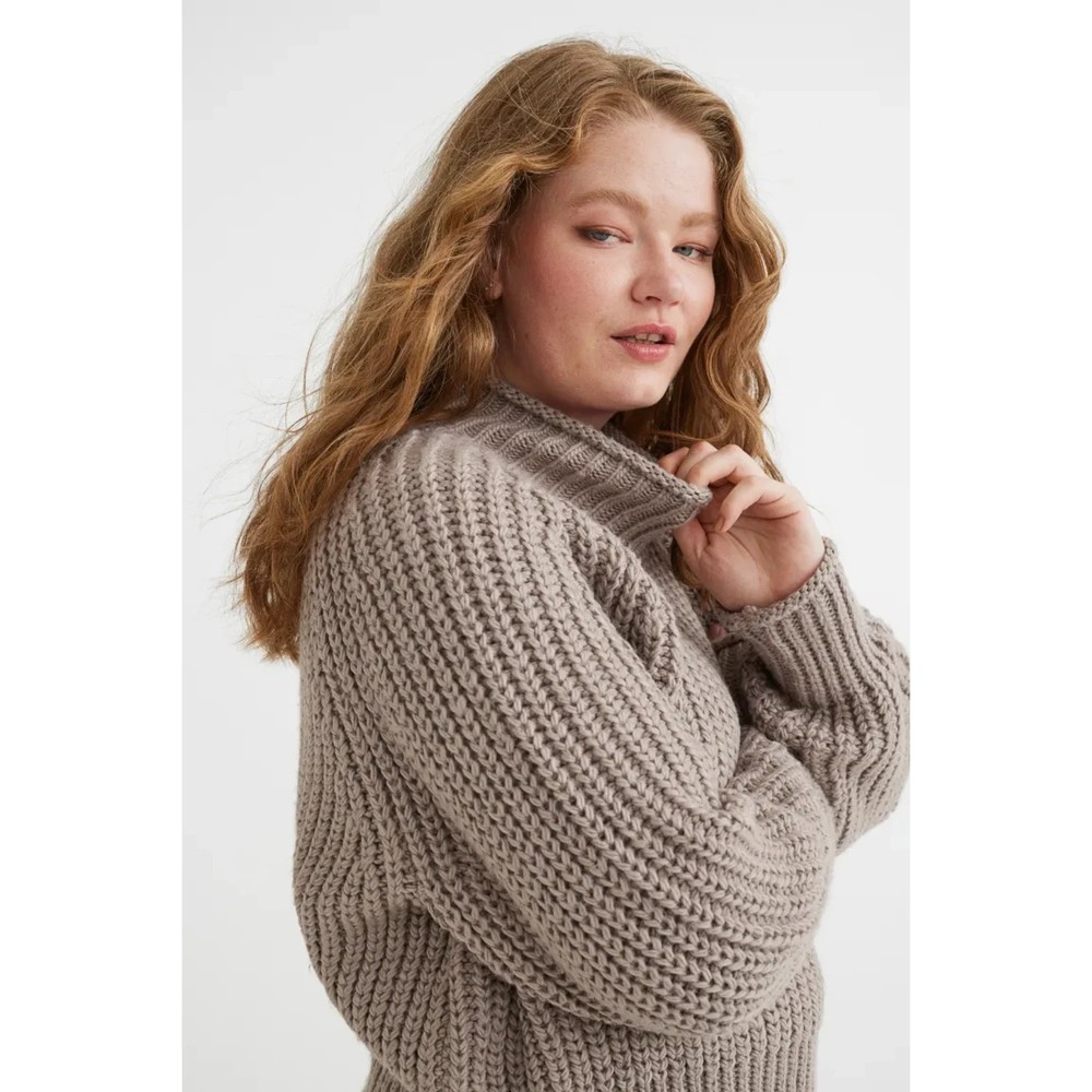 H&M mock neck wool blend cropped sweater taupe size medium